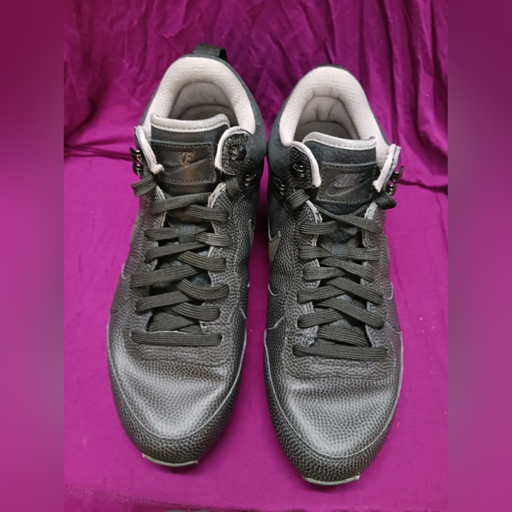 Nike Black and Gray Women's Sneakers